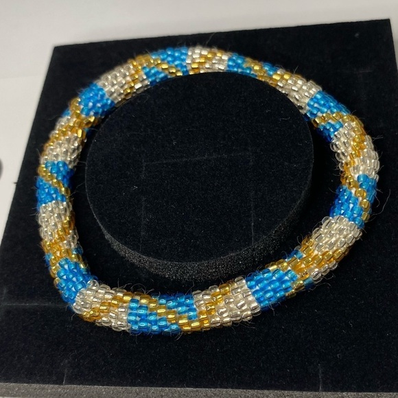 Sashka Co. Beaded Bracelet Turquoise - Picture 2 of 3
